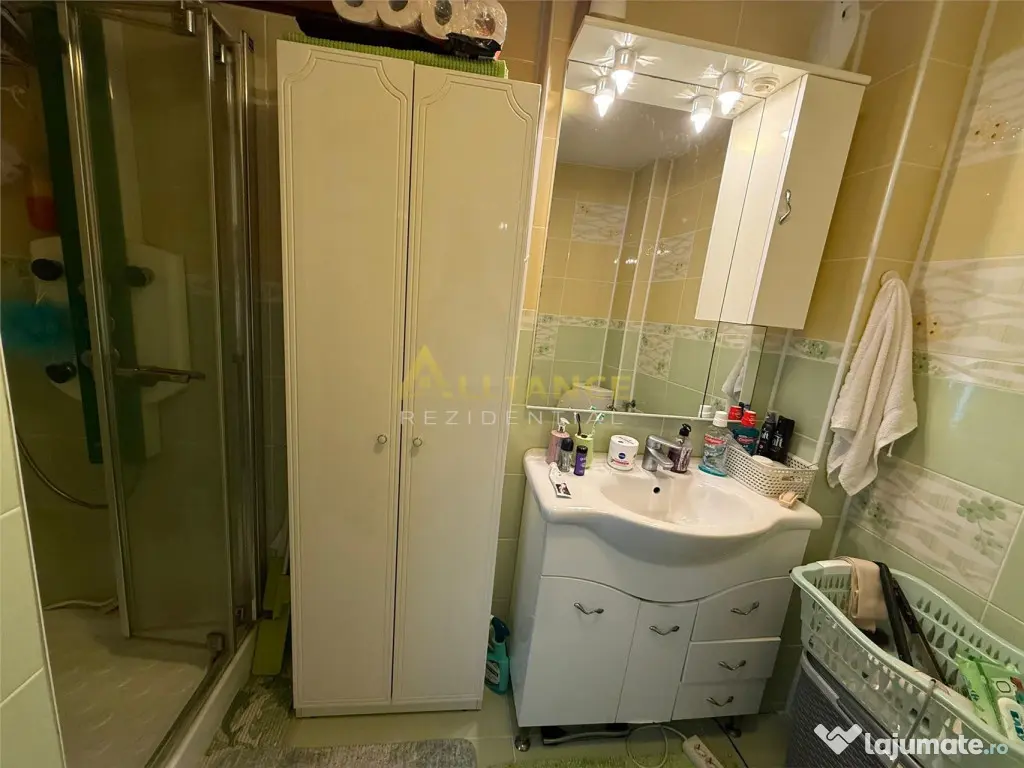 Apartament 2 camere etaj 1 zona Unirii centrala perfect pent 