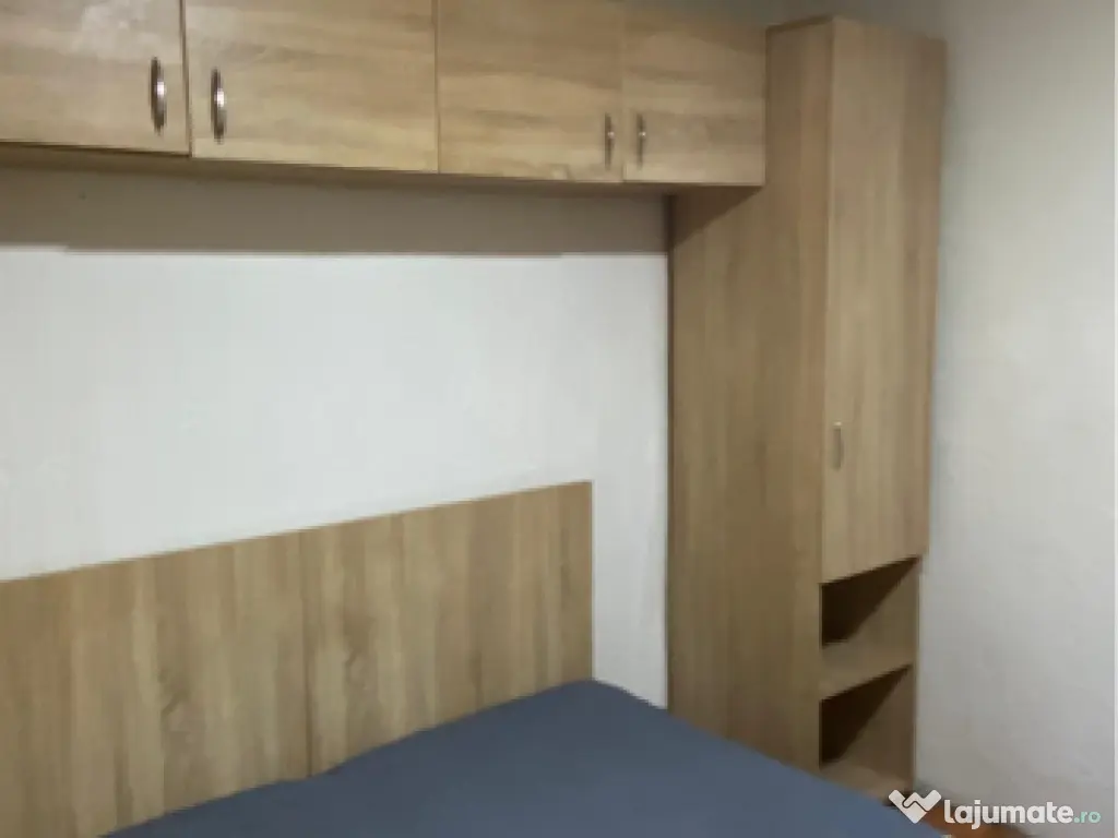 Închiriez garsonieră 