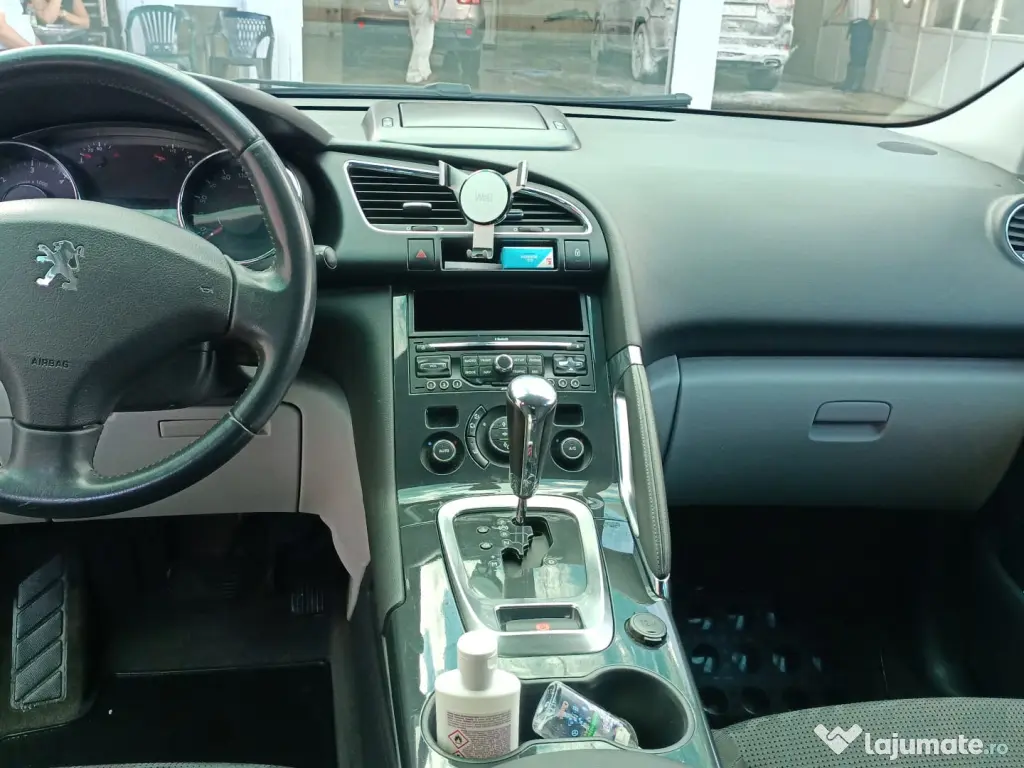 Vând Peugeot 3008 automat 