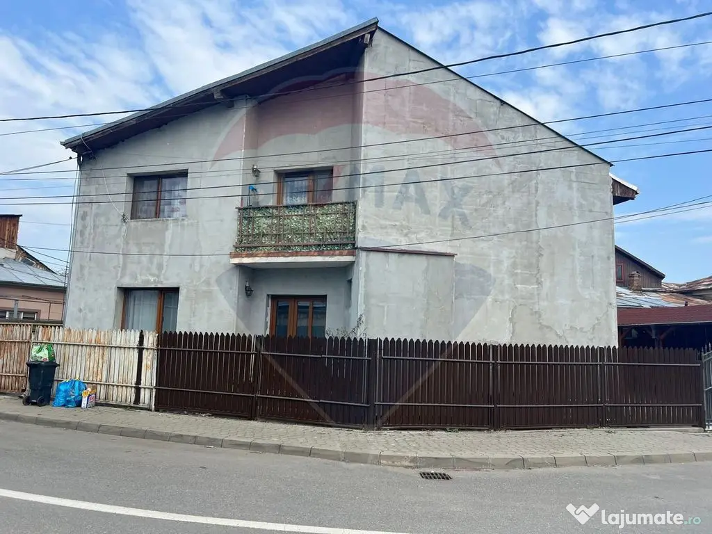 Casă 3 camere str Contemporanului 