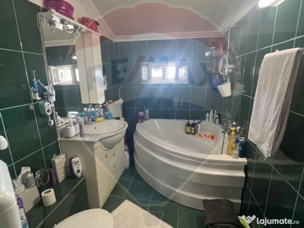 Casă 3 camere str Contemporanului 