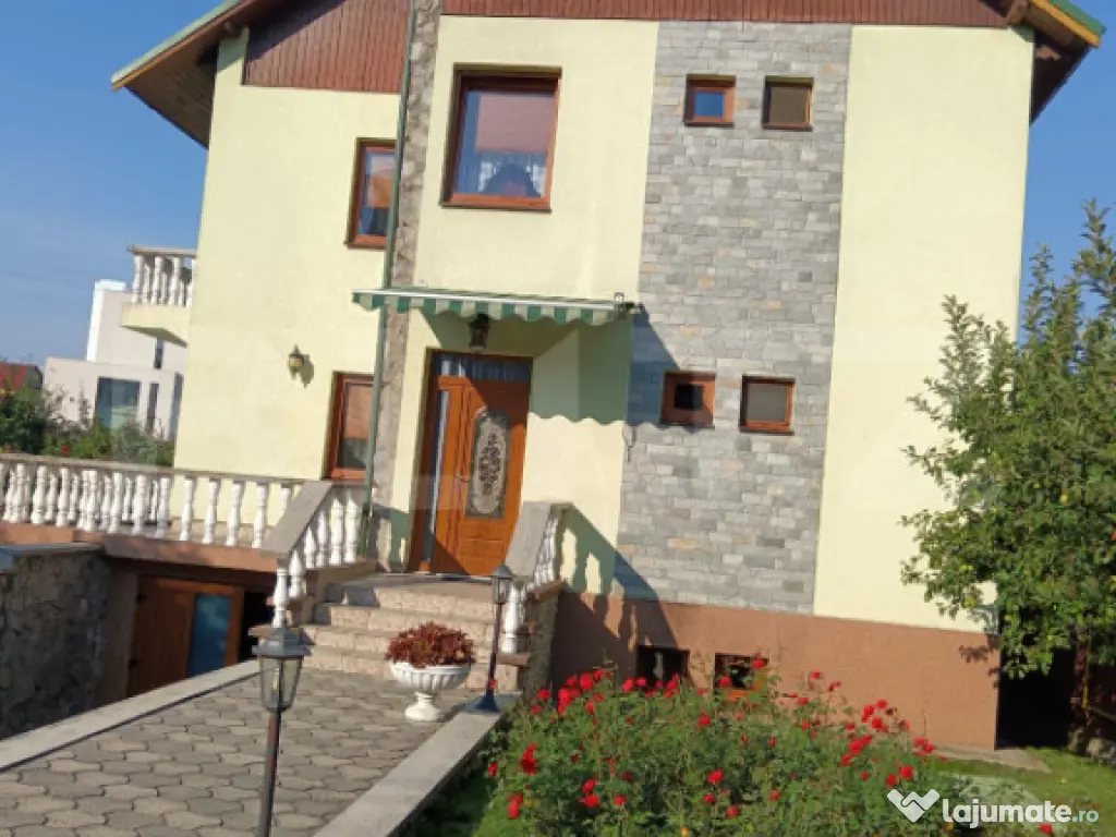 Casă cochetă cu design modern și grădină superbă în G 