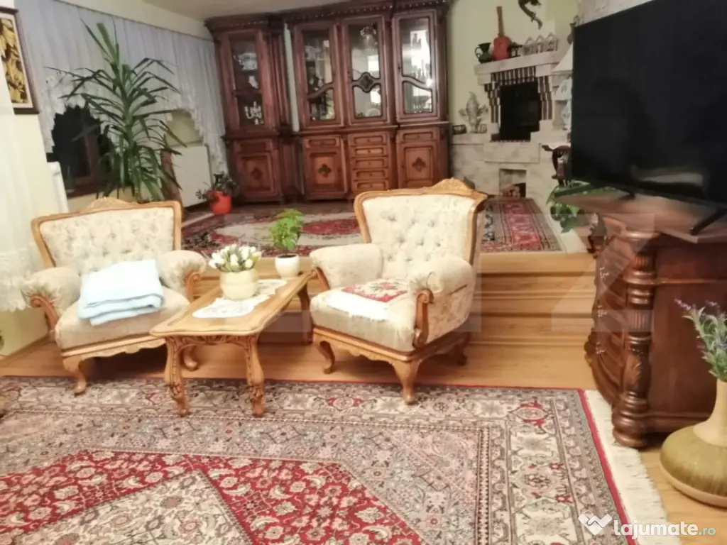 Casă cochetă cu design modern și grădină superbă în G 