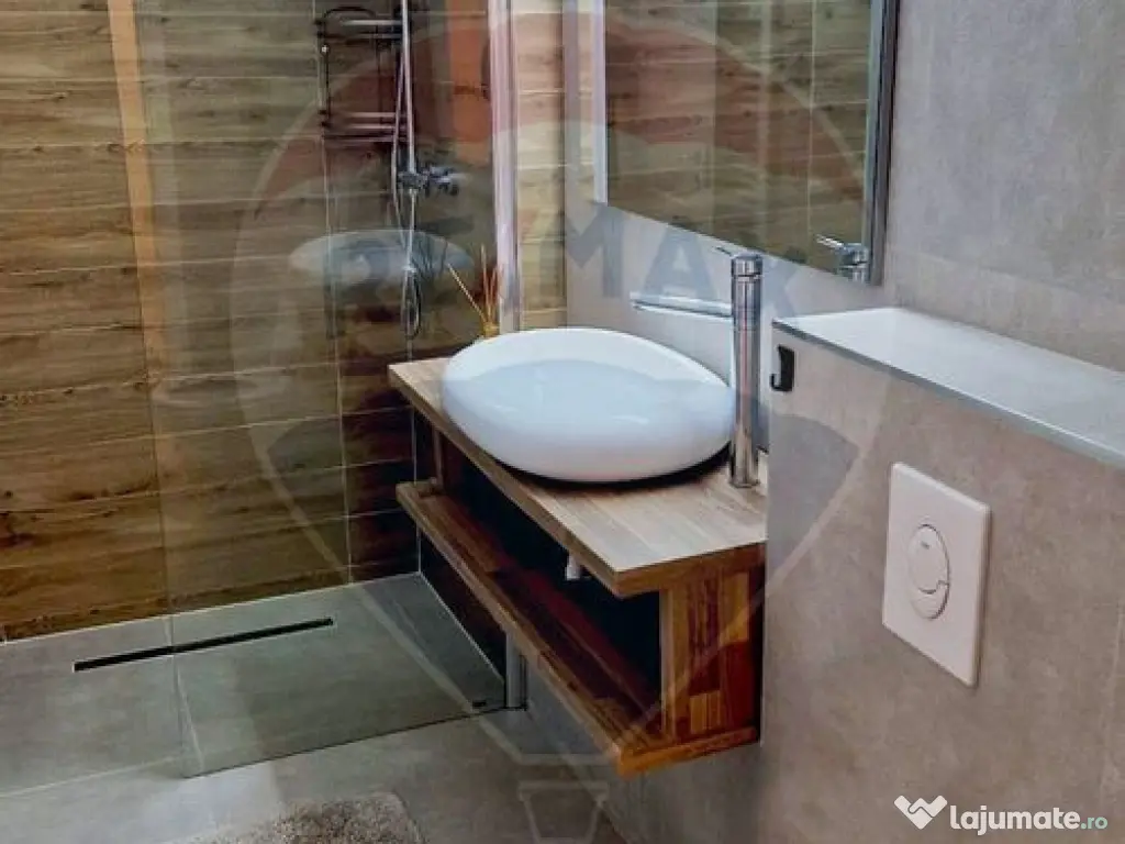 DE INCHIRIAT: Apartament cu 2 camere-strada Victoriei 