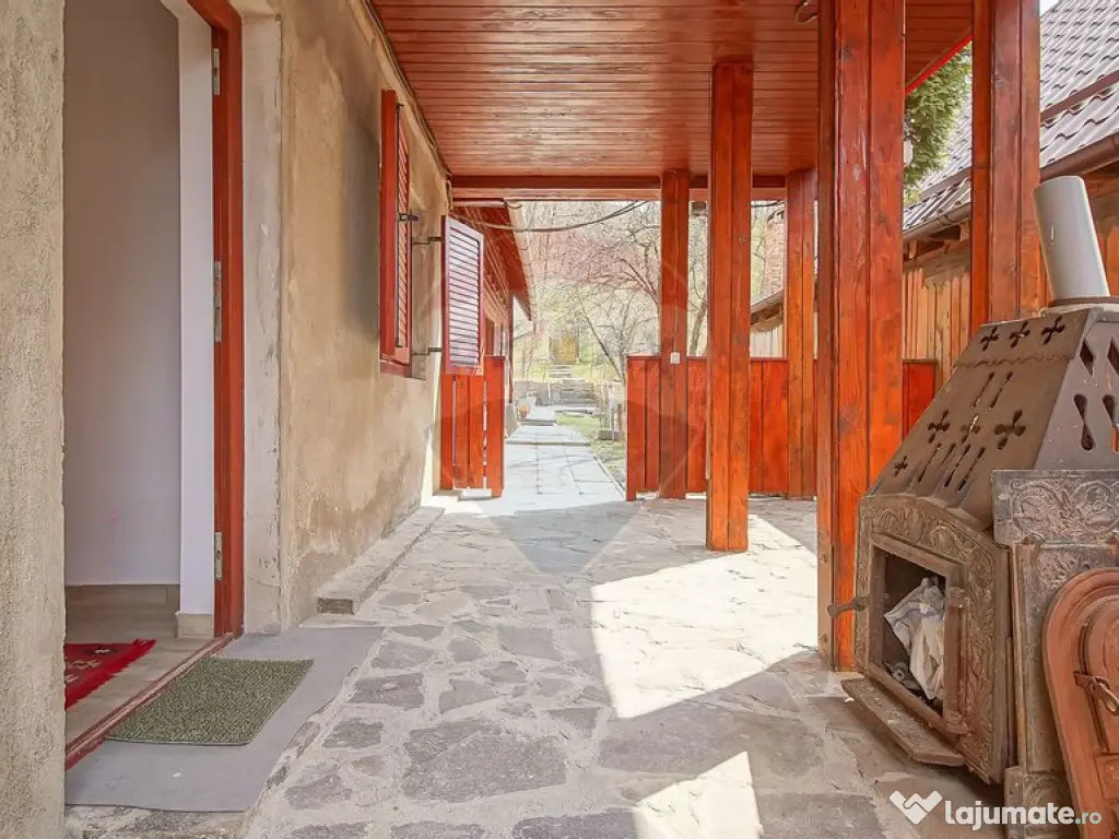 Casă autentică cu teren de 1310 mp, liniște și acces ... 
