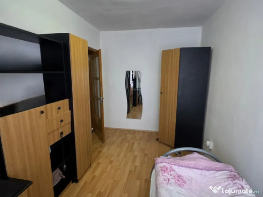 Ap. 3 camere ultracentral, 54 mp utili, et. 3, mobilat, chir 