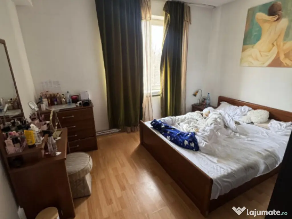 Ap. 3 camere ultracentral, 54 mp utili, et. 3, mobilat, chir 