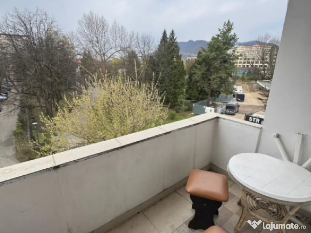 Ap. 3 camere ultracentral, 54 mp utili, et. 3, mobilat, chir 