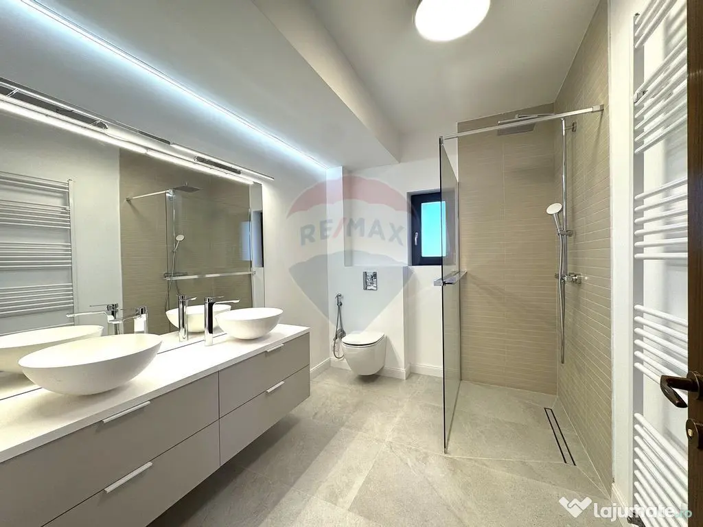 Vila individuala, 7 camere, 2 garaje, curte - Pipera, Cor... 