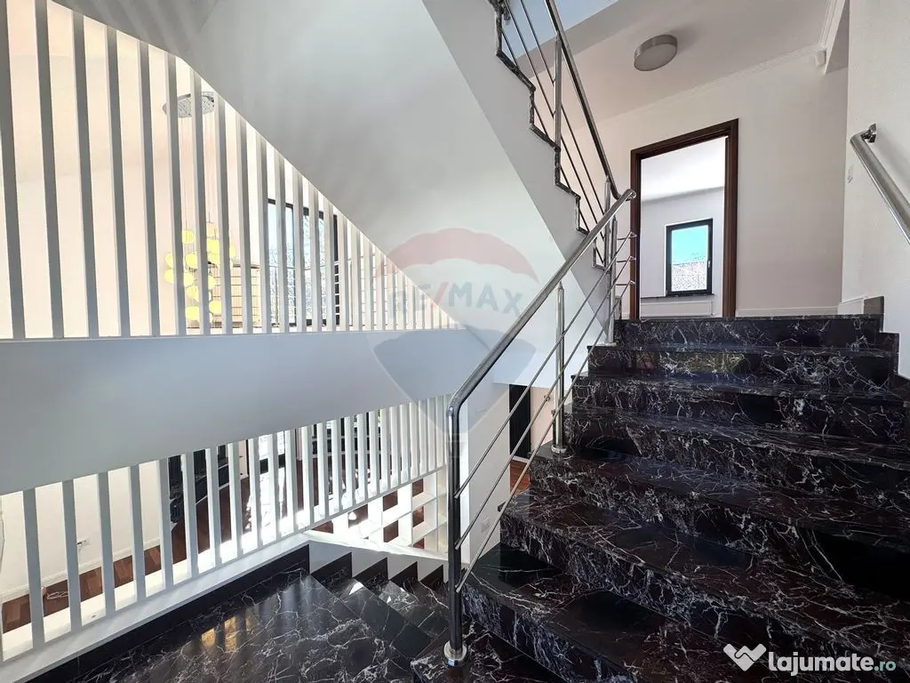 Vila individuala, 7 camere, 2 garaje, curte - Pipera, Cor... 