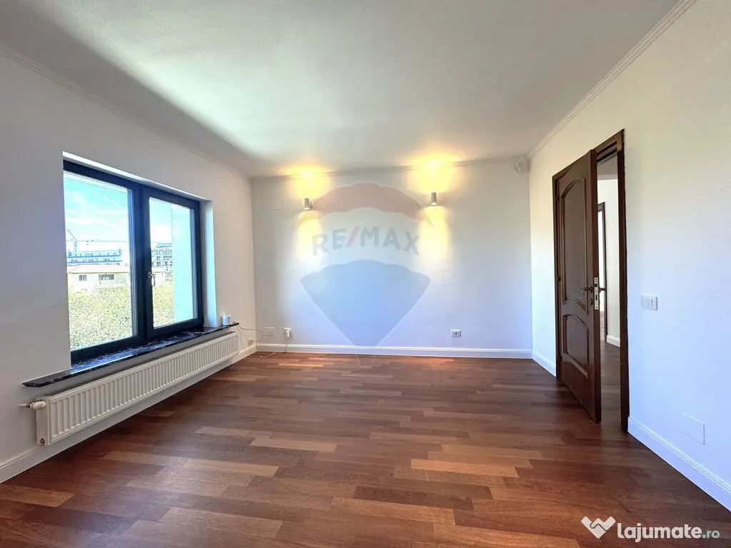 Vila individuala, 7 camere, 2 garaje, curte - Pipera, Cor... 