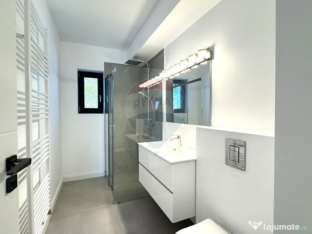 Vila individuala, 7 camere, 2 garaje, curte - Pipera, Cor... 