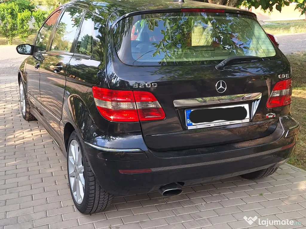 Mercedes-Benz B200 