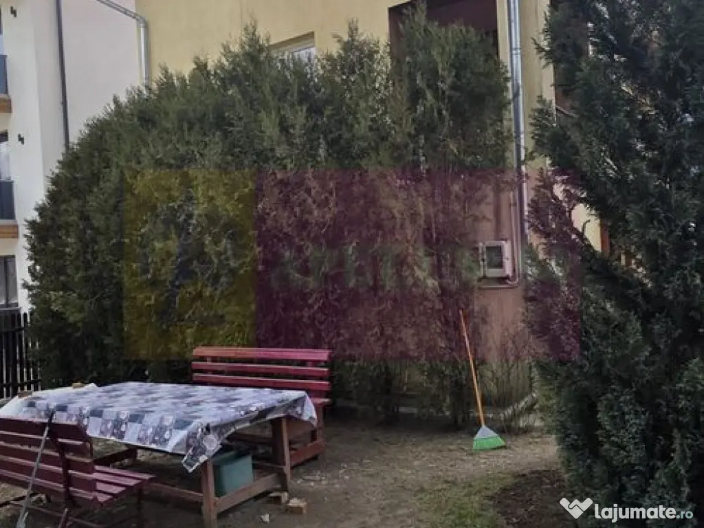 Vila de vânzare cu 8 camere și garj in Busteni 