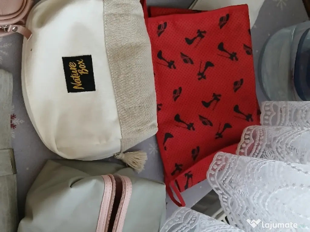 Vând genți  port- fard /Vacanță 