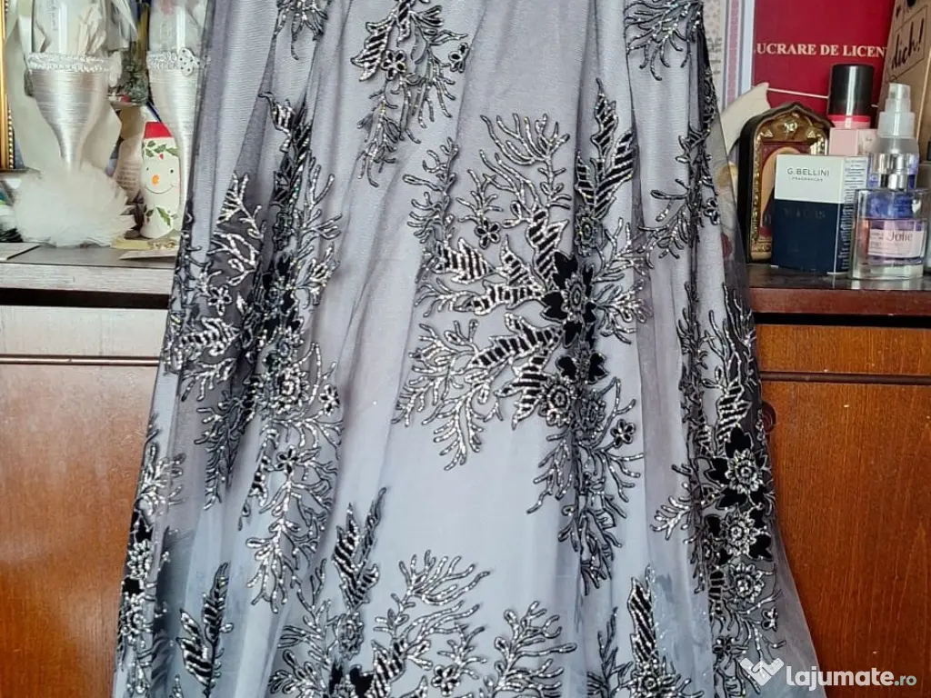 Vând rochie de seară 