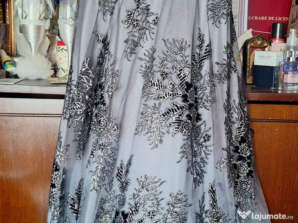 Vând rochie de seară 
