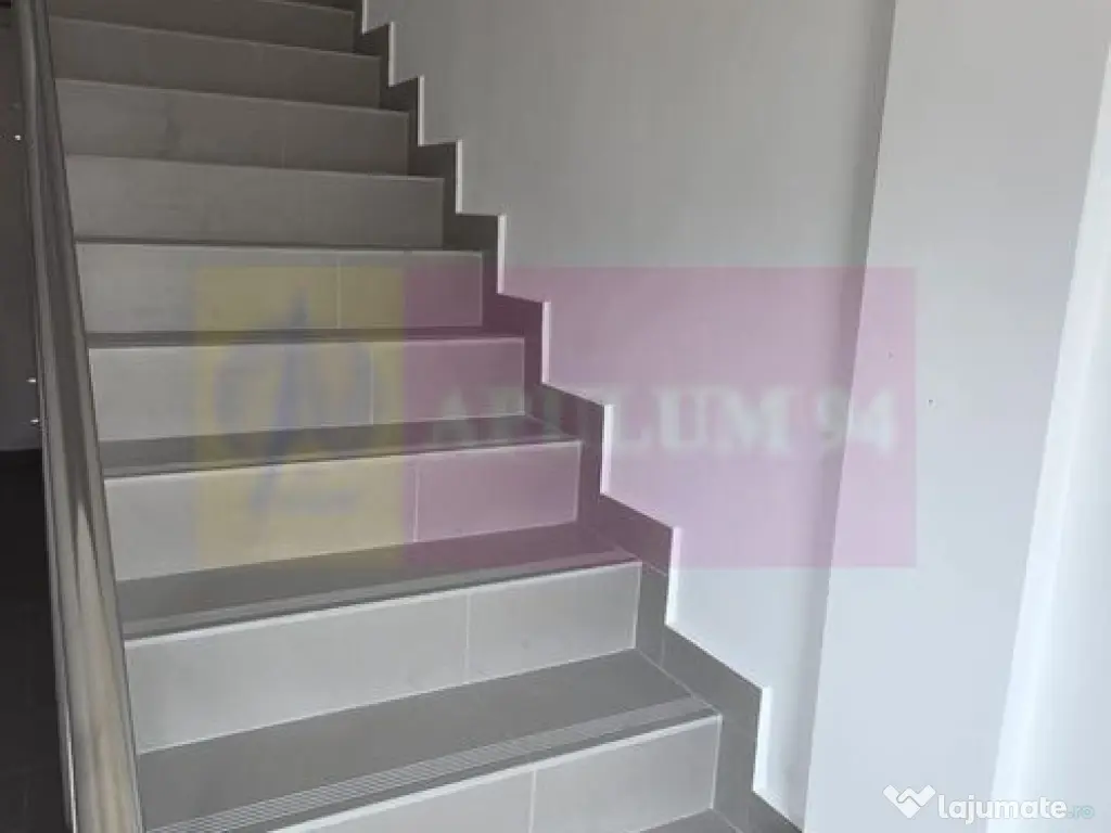 Apartament 2 camere, parter, de vanzare in Busteni 