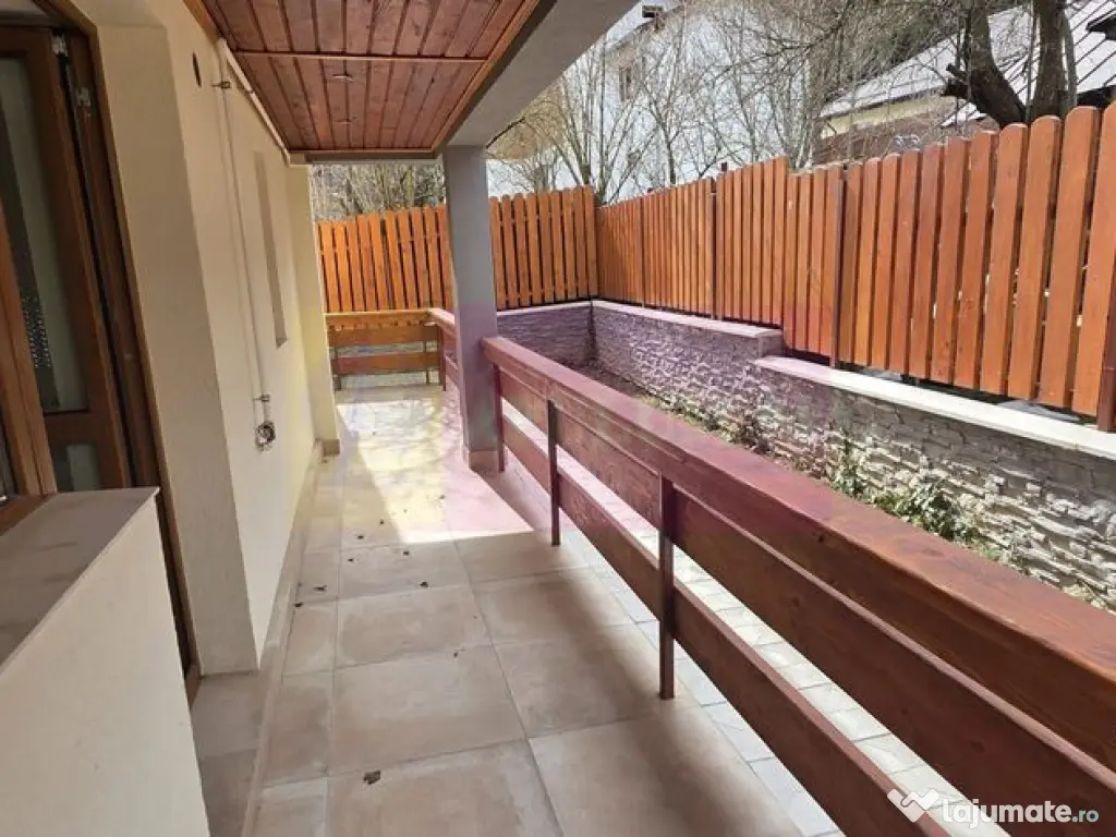 Apartament 2 camere, parter, de vanzare in Busteni 