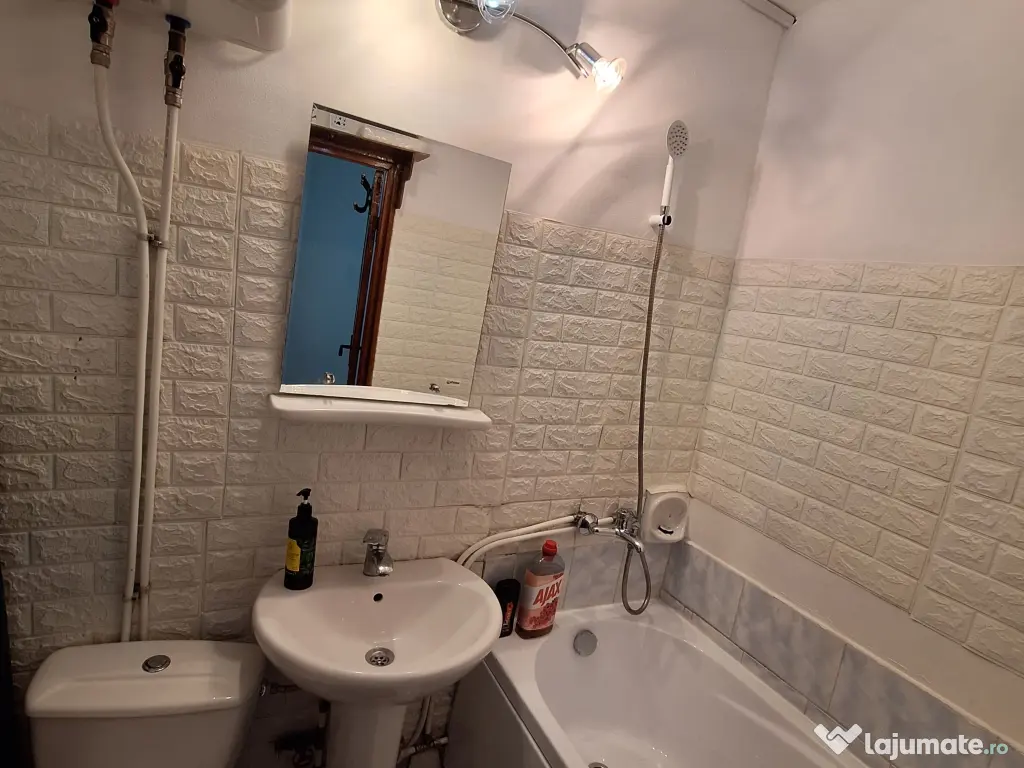 Inchiriez Camera langa Jumbo 