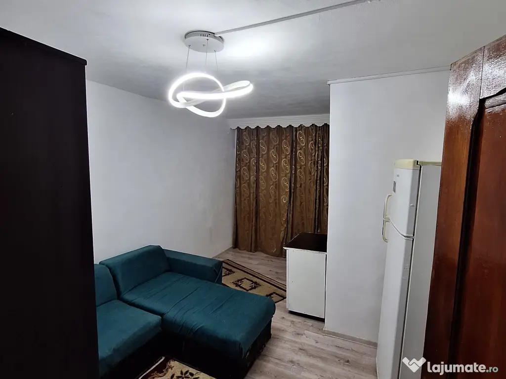 Inchiriez Camera langa Jumbo 