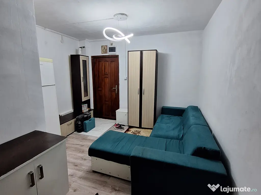 Inchiriez Camera langa Jumbo 