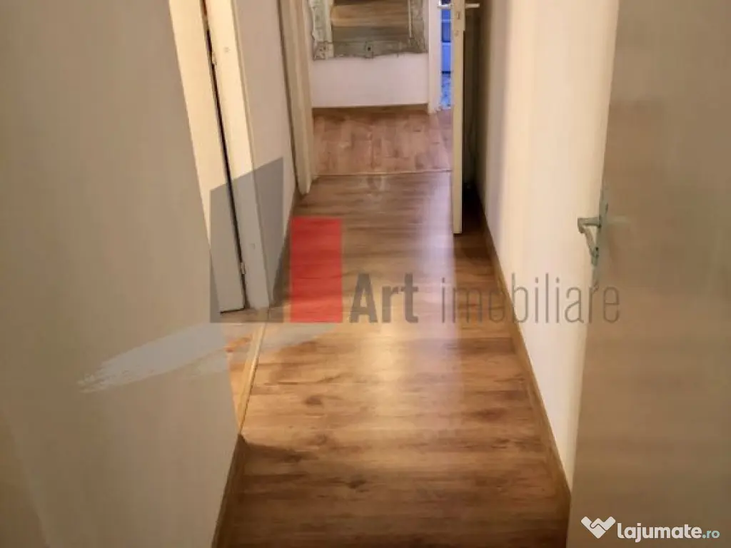Vânzare apartament 3 camere Piața Sudului - Secuilor 