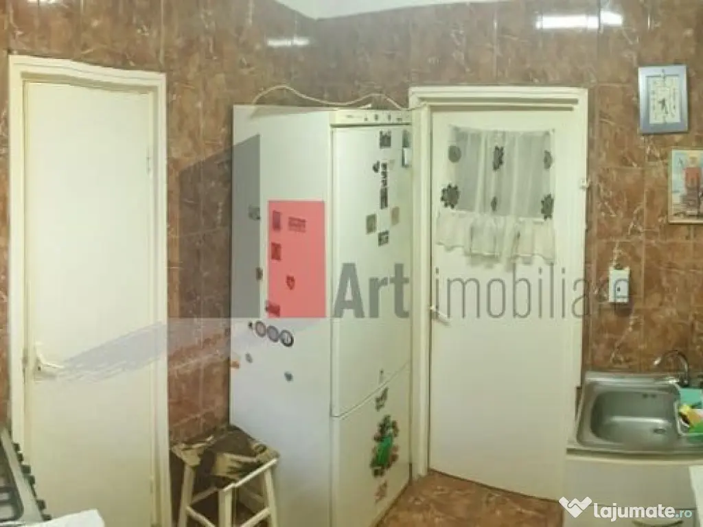 Vânzare apartament 3 camere Piața Sudului - Secuilor 