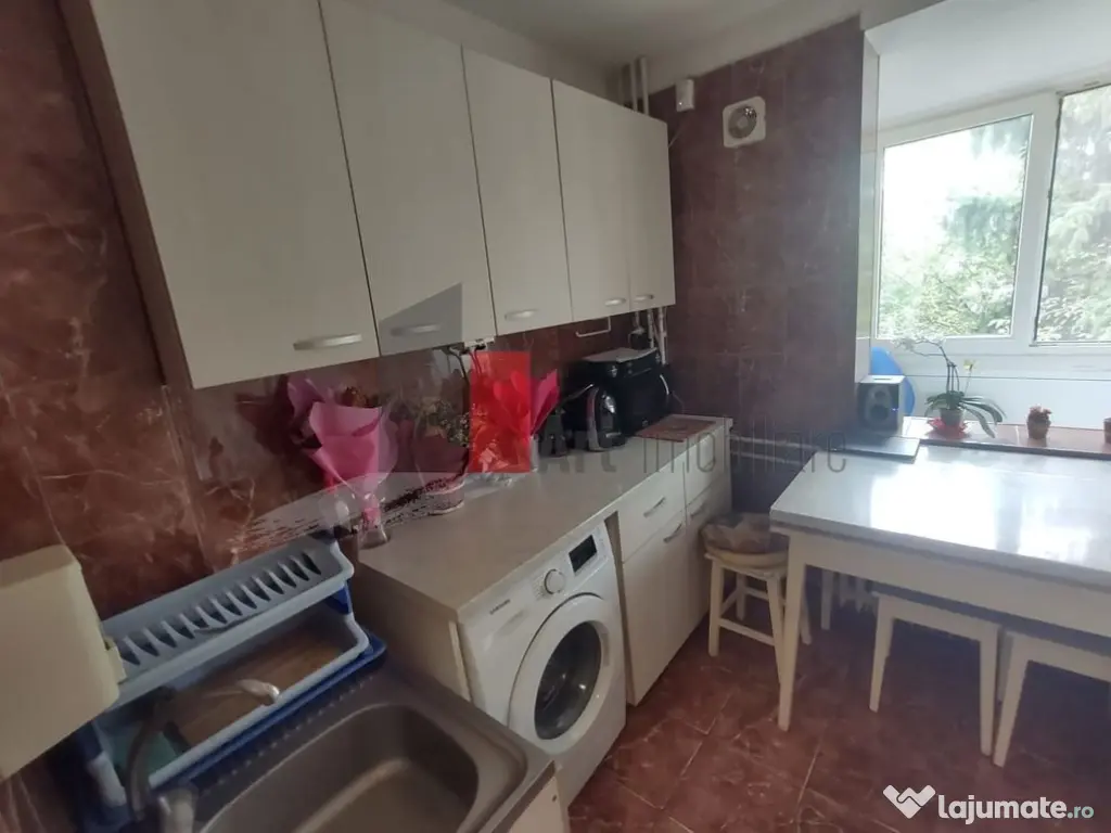 Vânzare apartament 3 camere Piața Sudului - Secuilor 