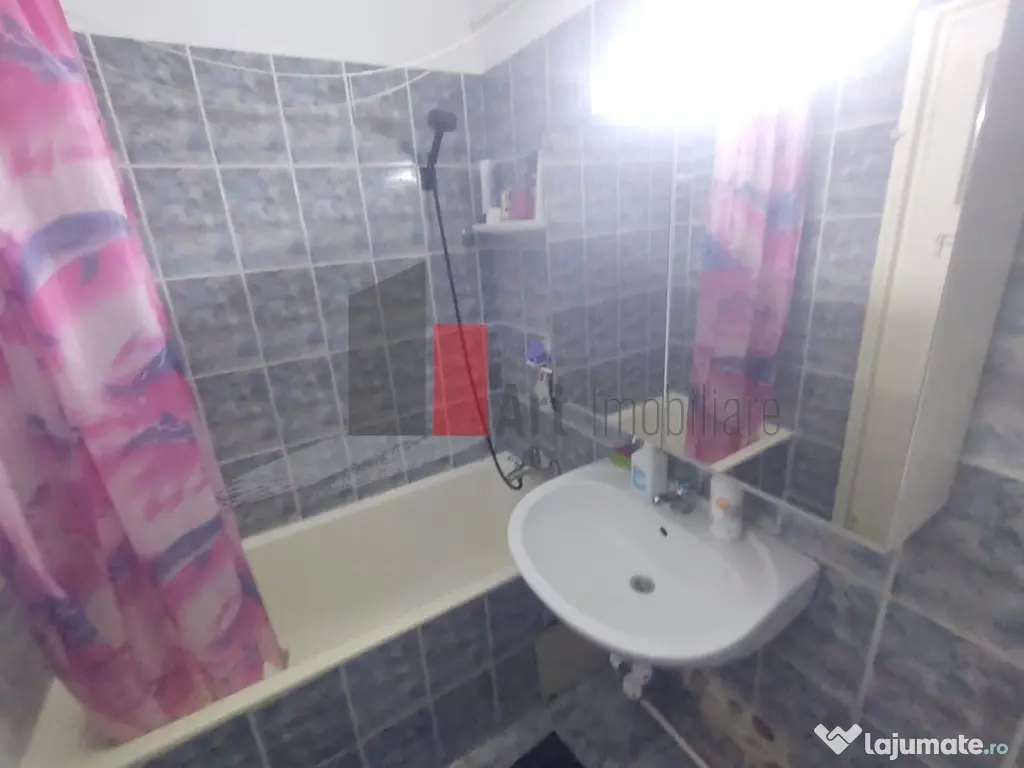 Vânzare apartament 3 camere Piața Sudului - Secuilor 