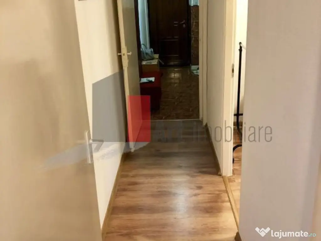 Vânzare apartament 3 camere Piața Sudului - Secuilor 
