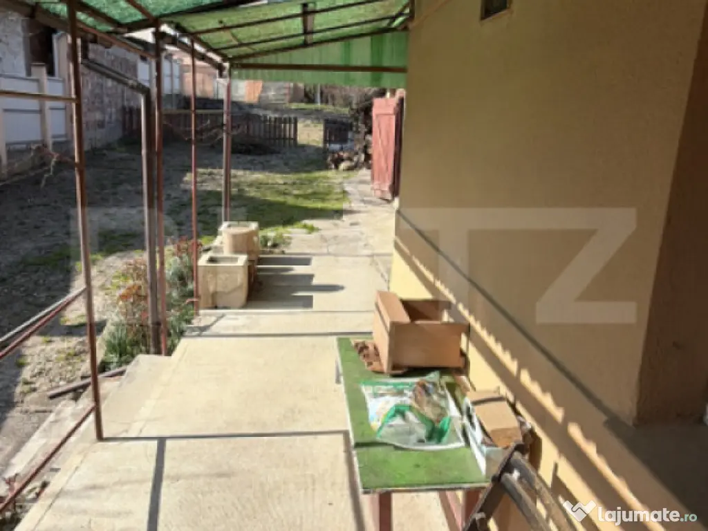 Casa de vanzare in suprafat de 90 mp cu 583 mp teren, loc. Z 