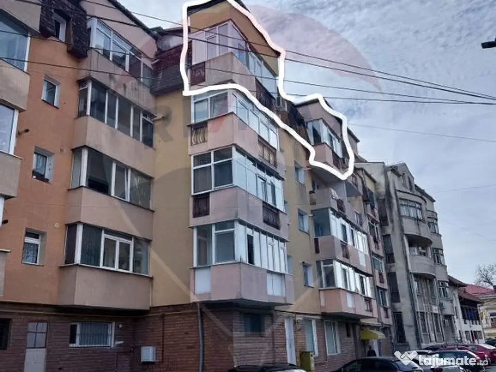 Apartament cu 3 camere de vânzare în Centrul orașului ... 