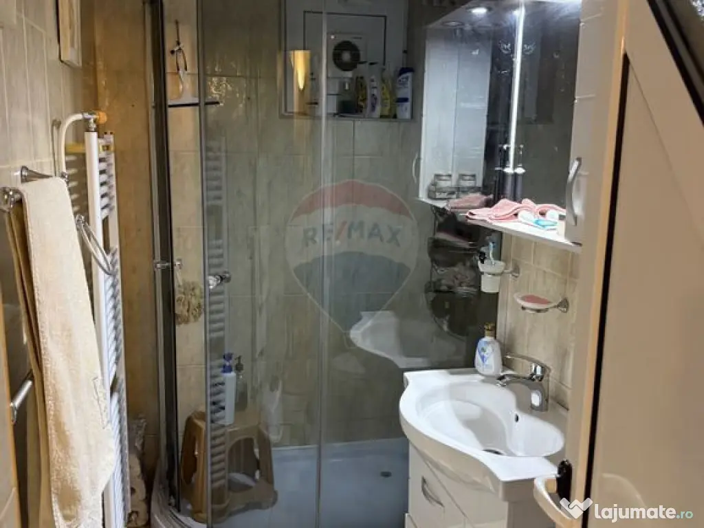 Apartament cu 3 camere de vânzare în Centrul orașului ... 