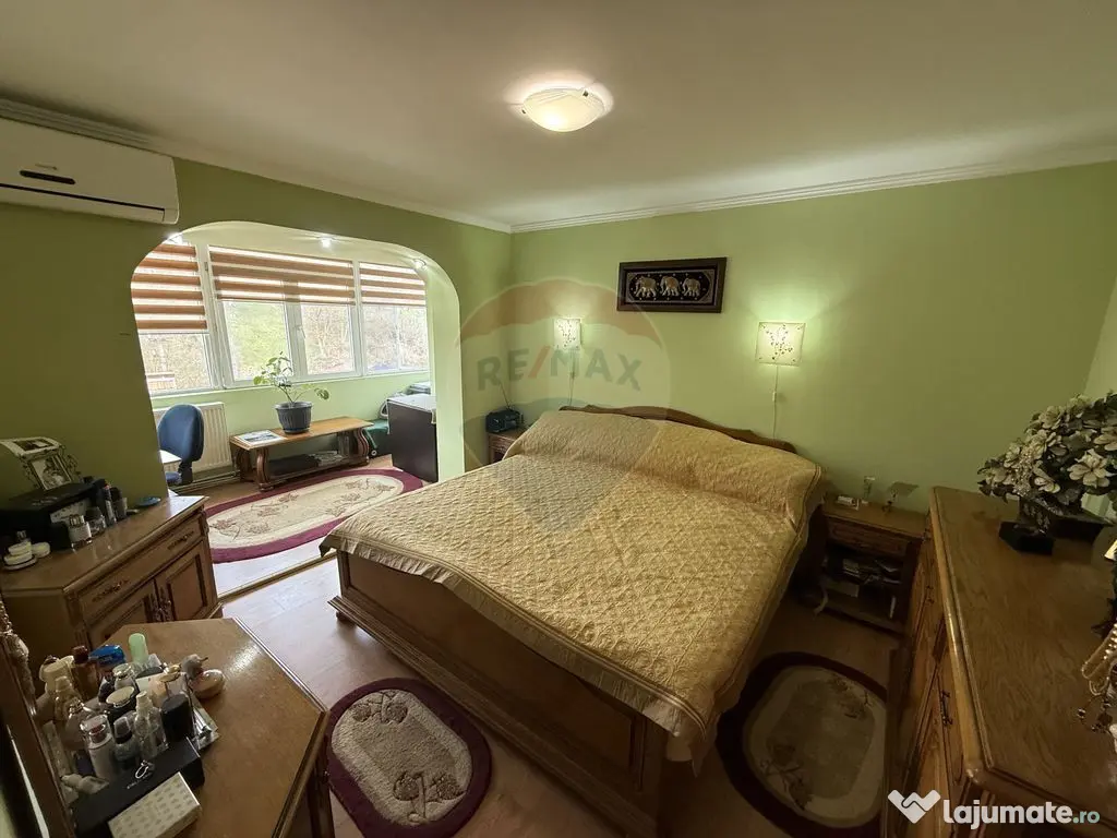 Apartament cu 3 camere de vânzare în Centrul orașului ... 