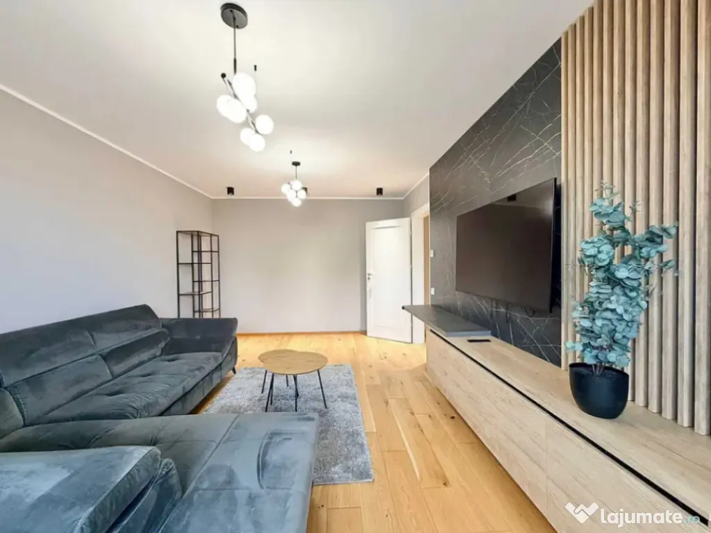 Apartament 3 camere, decomandat - zona Racadau 