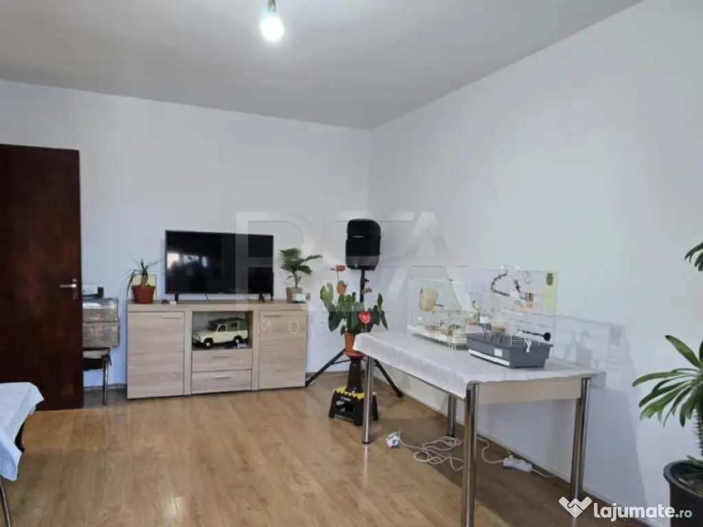 3 camere, 4/4, bloc 1981, anvelopat-Gorjului 