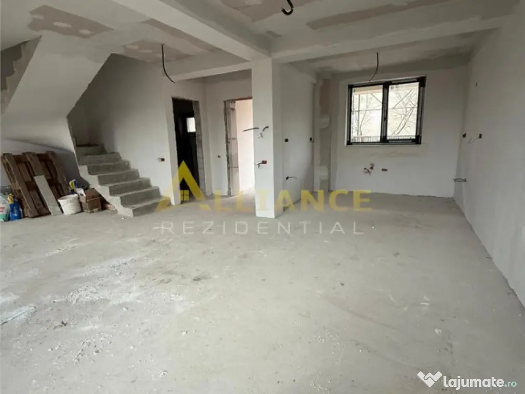 Casa 5 camere tip DUPLEX - 4 bai, Terasa Curte, 250 MP