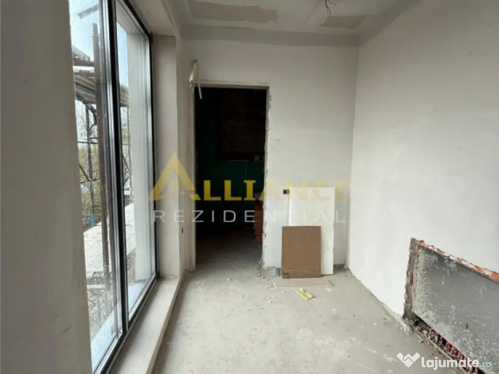 Casa 5 camere tip DUPLEX - 4 bai, Terasa Curte, 250 MP