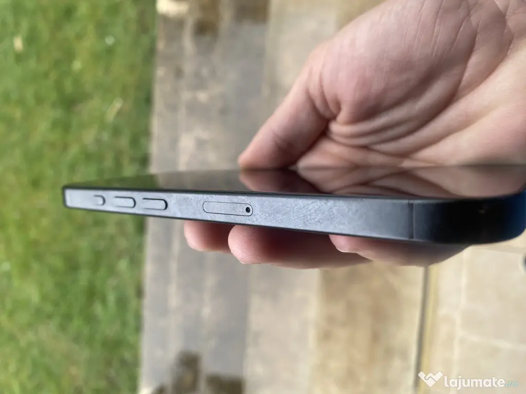 iPhone 16 Pro black titanium 128gb 