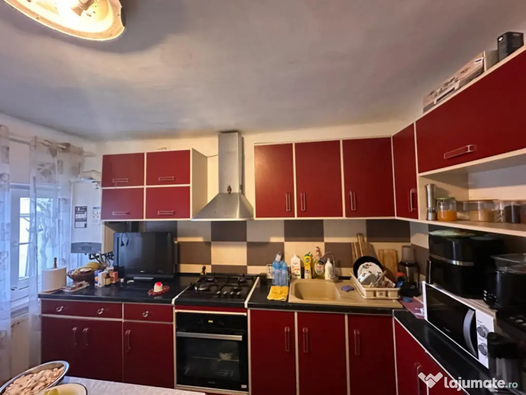 Casă de vânzare în zona Brătianu – 4 camere, teren 200 