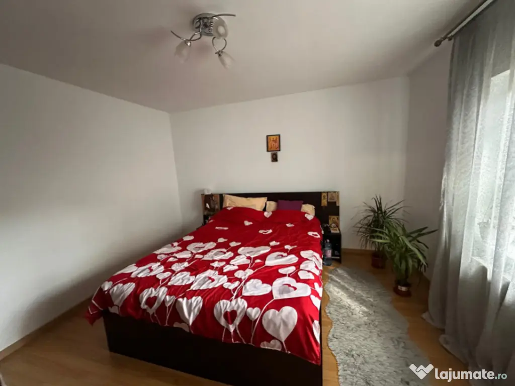 Casă de vânzare în zona Brătianu – 4 camere, teren 200 