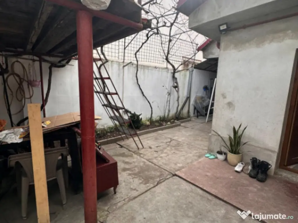 Casă de vânzare în zona Brătianu – 4 camere, teren 200 