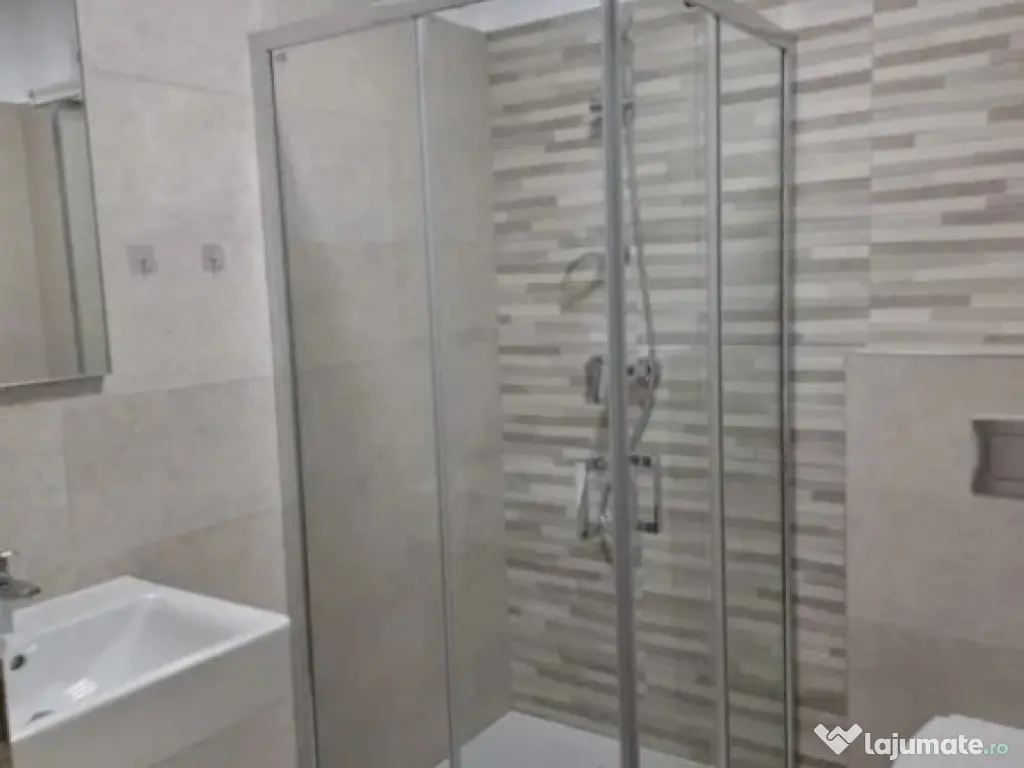 Apartament 3 camere, decomandat - zona Tractorul 