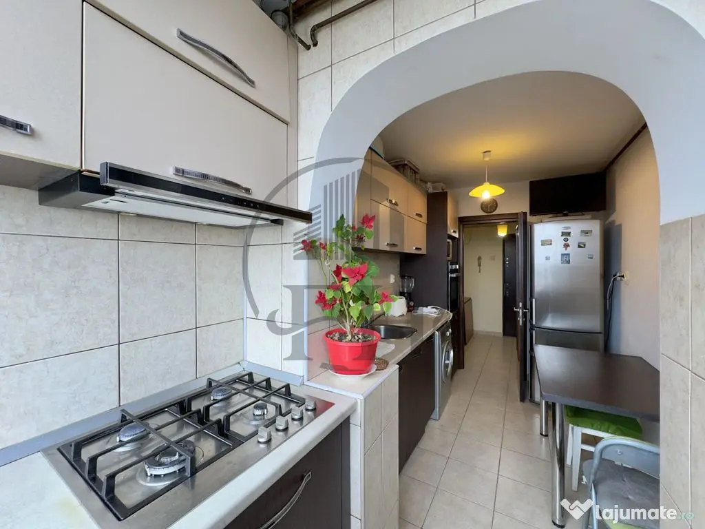 Apartament 2 camere de vanzare Constanta, Zona Tomis Nord 