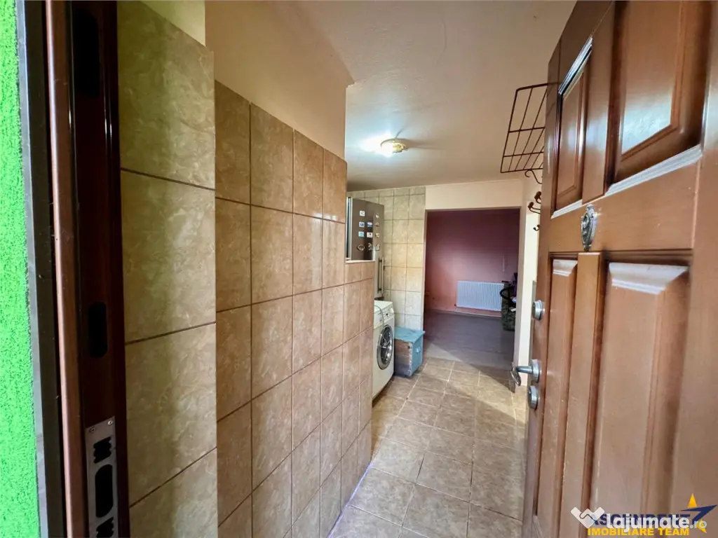 Casa potential:locuire multifamiliala,activitati comerciale, 