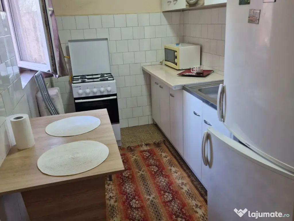 Proprietar,inchiriez apartament cu 1 camera zona Modern 