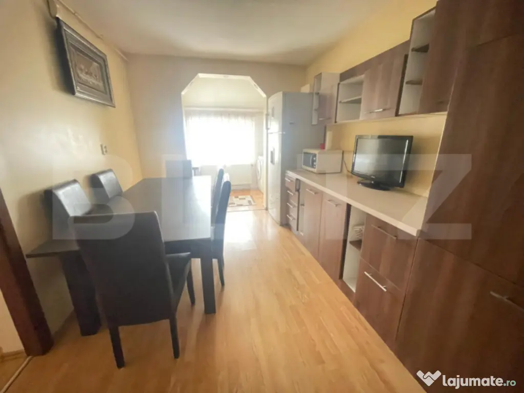 Apartament cu 3 camere si loc de parcare, zona Dumbrava Nord 