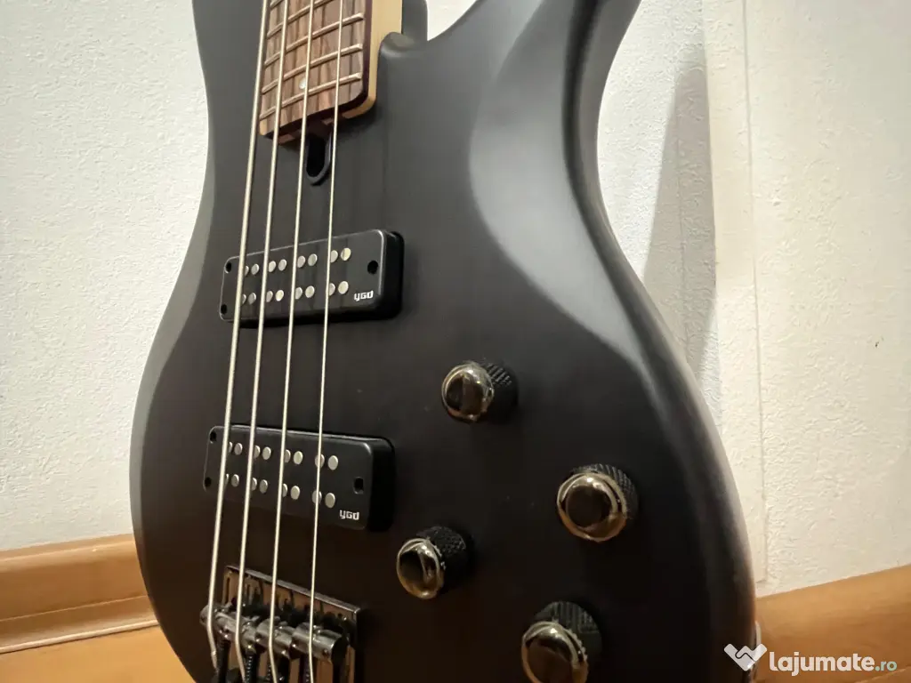 Chitara bass yamaha 