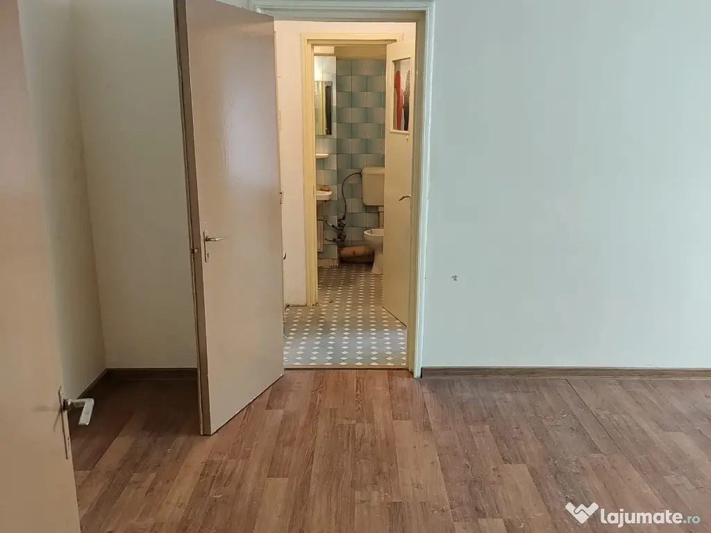 Vand apartament doua camere semidecomandat Drumul Taberei Romancierilor 